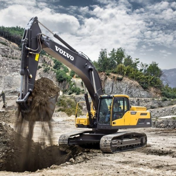 operator using volvo ec250 rental equipment